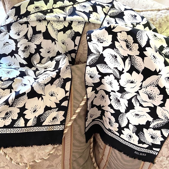 BILL BLASS Scarf 57” Black White Silk Classic Beauty, Gorgeous Detail Like New! - Picture 6 of 6